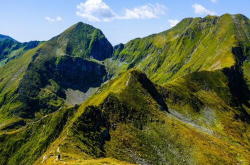 Похід по Трансільванії - подорож по горах, містах і замках Румунії.