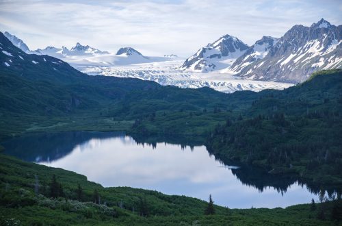 Озеро Емеральд Аляска