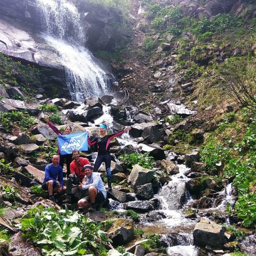 Восхождение на Поп-Иван, Дзембронские водопады