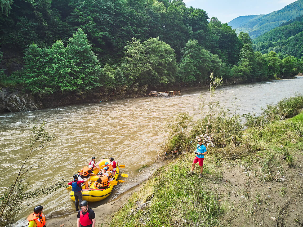 Рафтинг в Карпатах, сплав по гірській річці