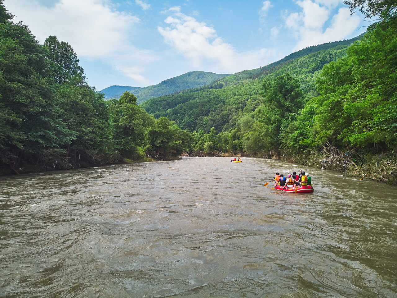 Тиса на рафтах. Активний відпочинок в Карпатах
