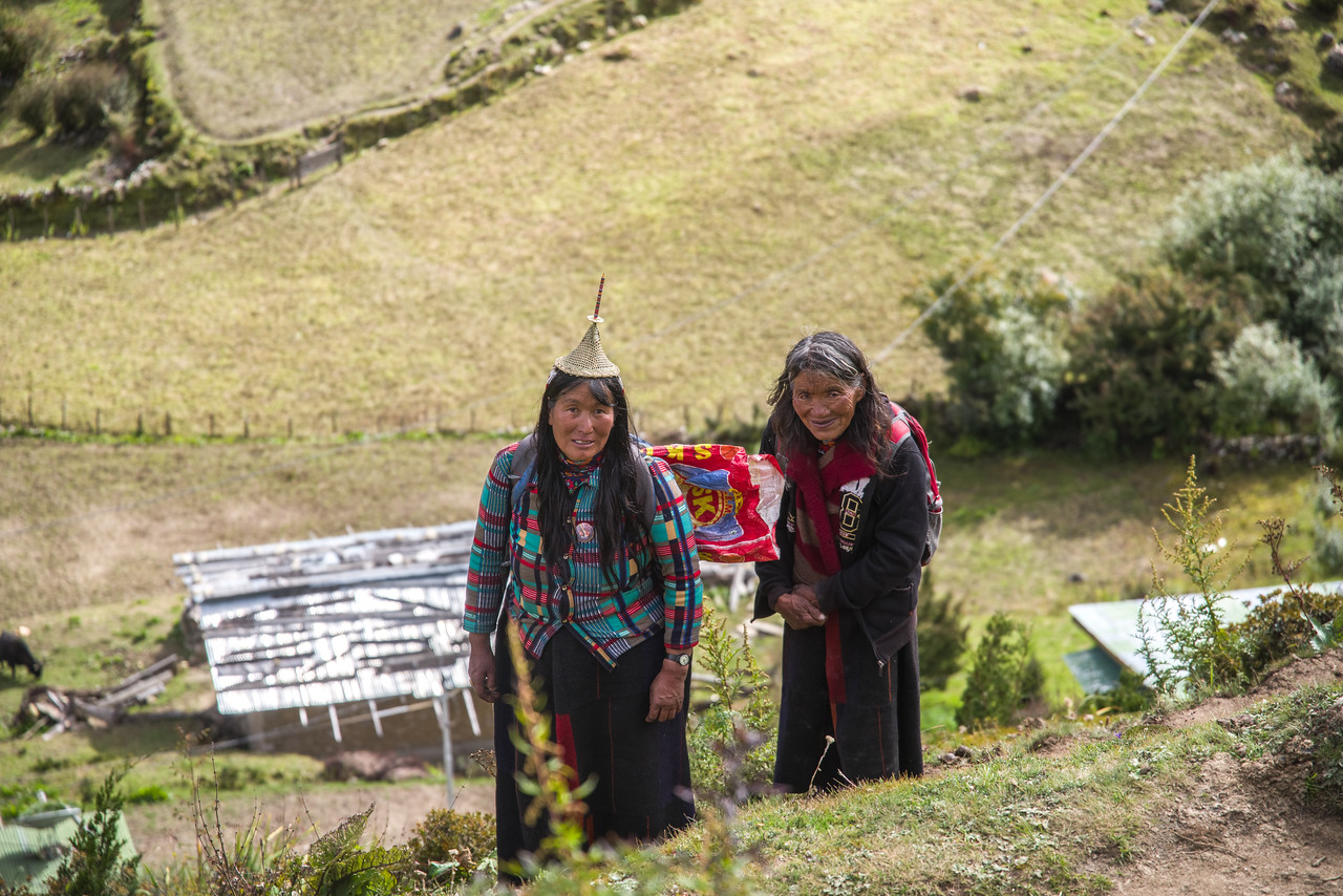 Жінки в селищі Лайя