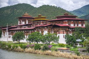 Замок в Пунакхе Бутан