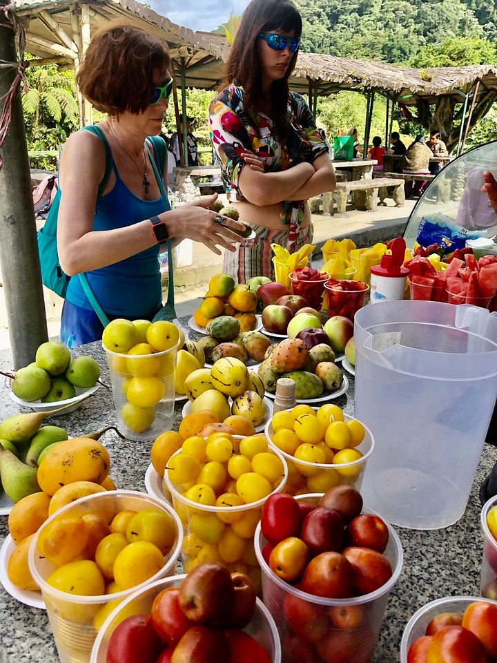 Тропічні фрукти в Еквадорі