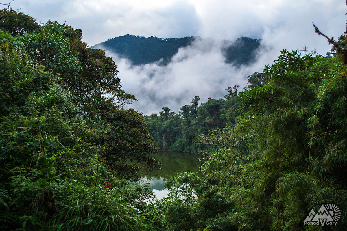лагуна дорогою на Сумако