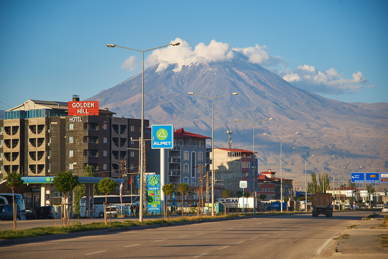 Арарат с города Ван