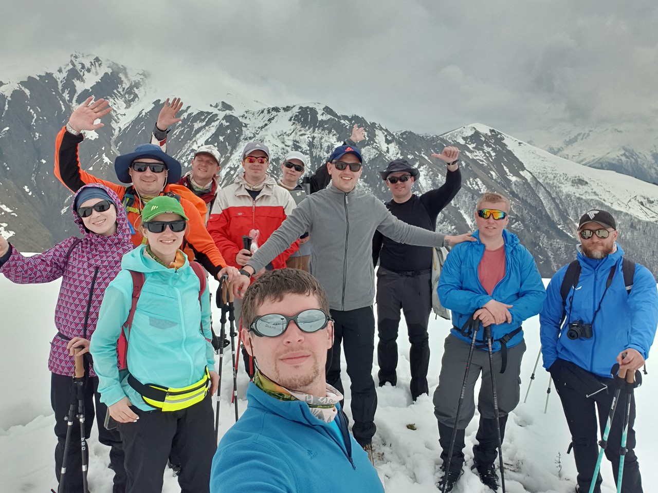 Група туристів на озерах Корульді