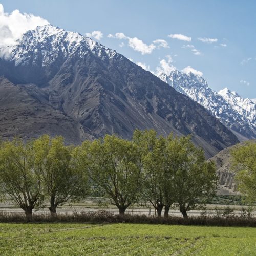 Ріка Парянг на кордоні Таджикістана і Афганістана