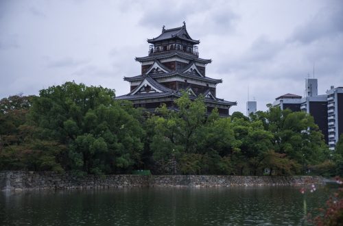 замок в Хиросиме