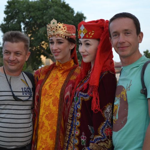 Туристи клубу Pohod V Gory з узбеками