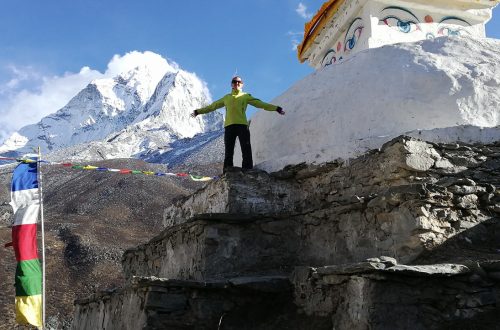 Ступа в Гималаях