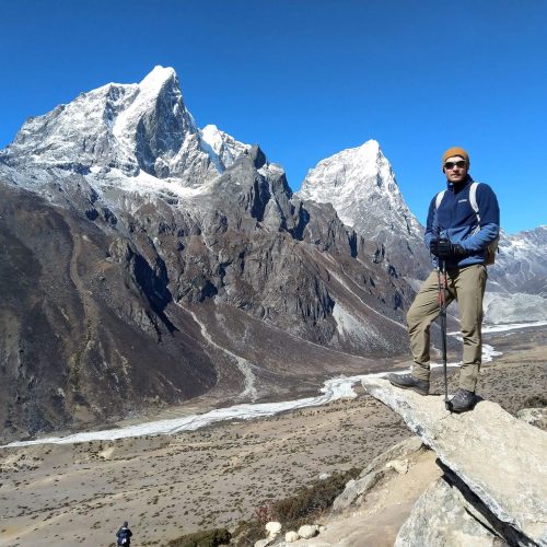 Турист в Гималаях