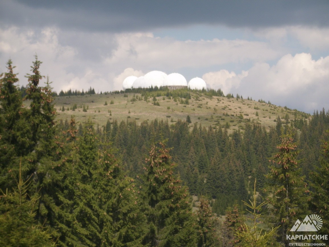 Вид на базу «Памир», Карпаты, Буковина