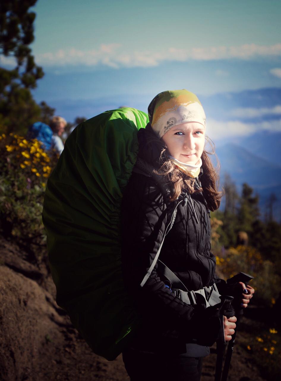 Туристка в походе