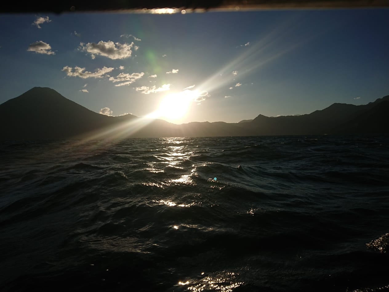 Закат на Атитлане