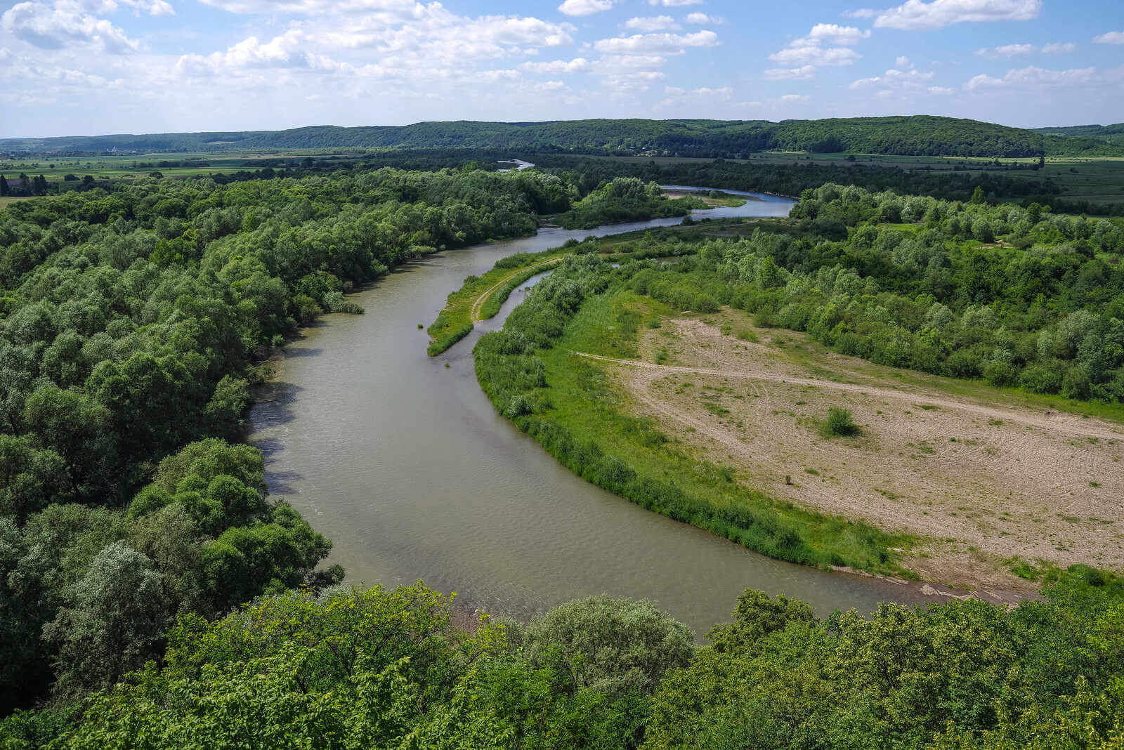 Панорама реки Лимница