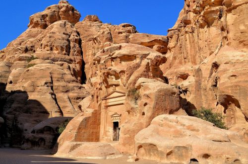 Скальные гробницы в Иордании