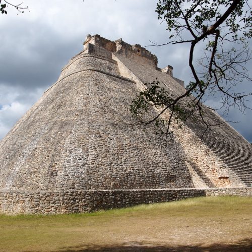 Пирамида в городе майя Ушмаль