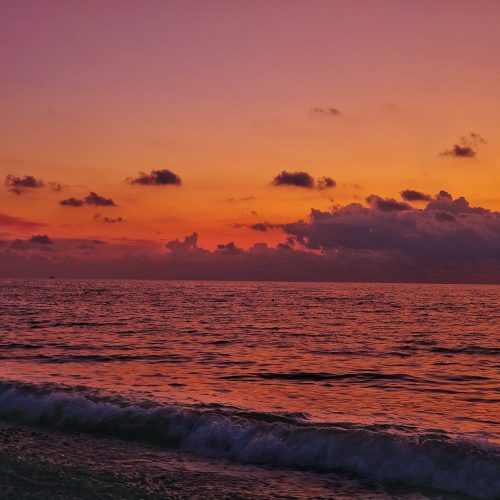 Закат над морем в Батуми