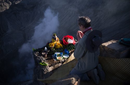 Восхождение на вулкан в Индонезии