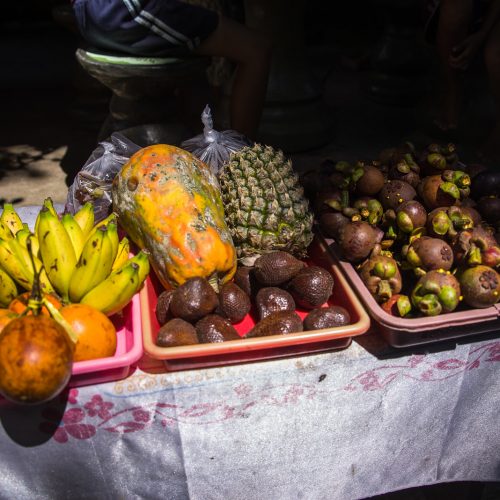 Фрукты на рынке Бали