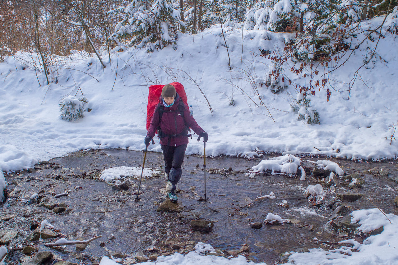 переходимо річку взимку