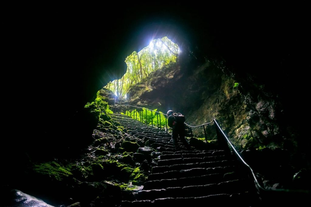 Лавова печера Gruta das Torres на острові Піку, Азори