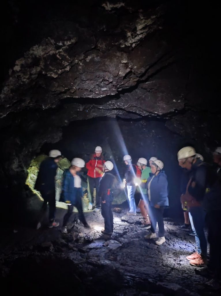 Лавова печера Gruta das Torres на острові Піку, Азори