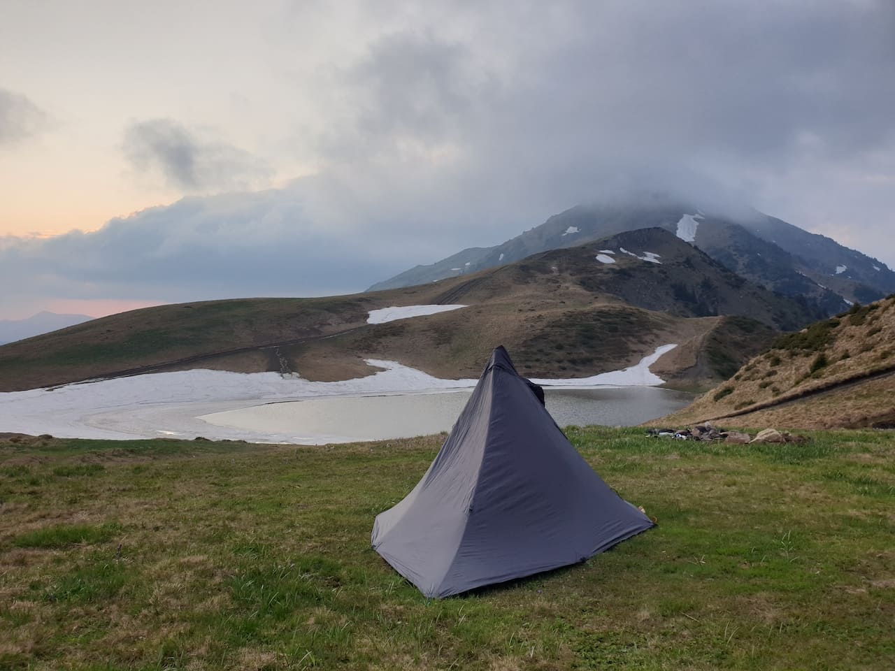 намет на озері Віндерел