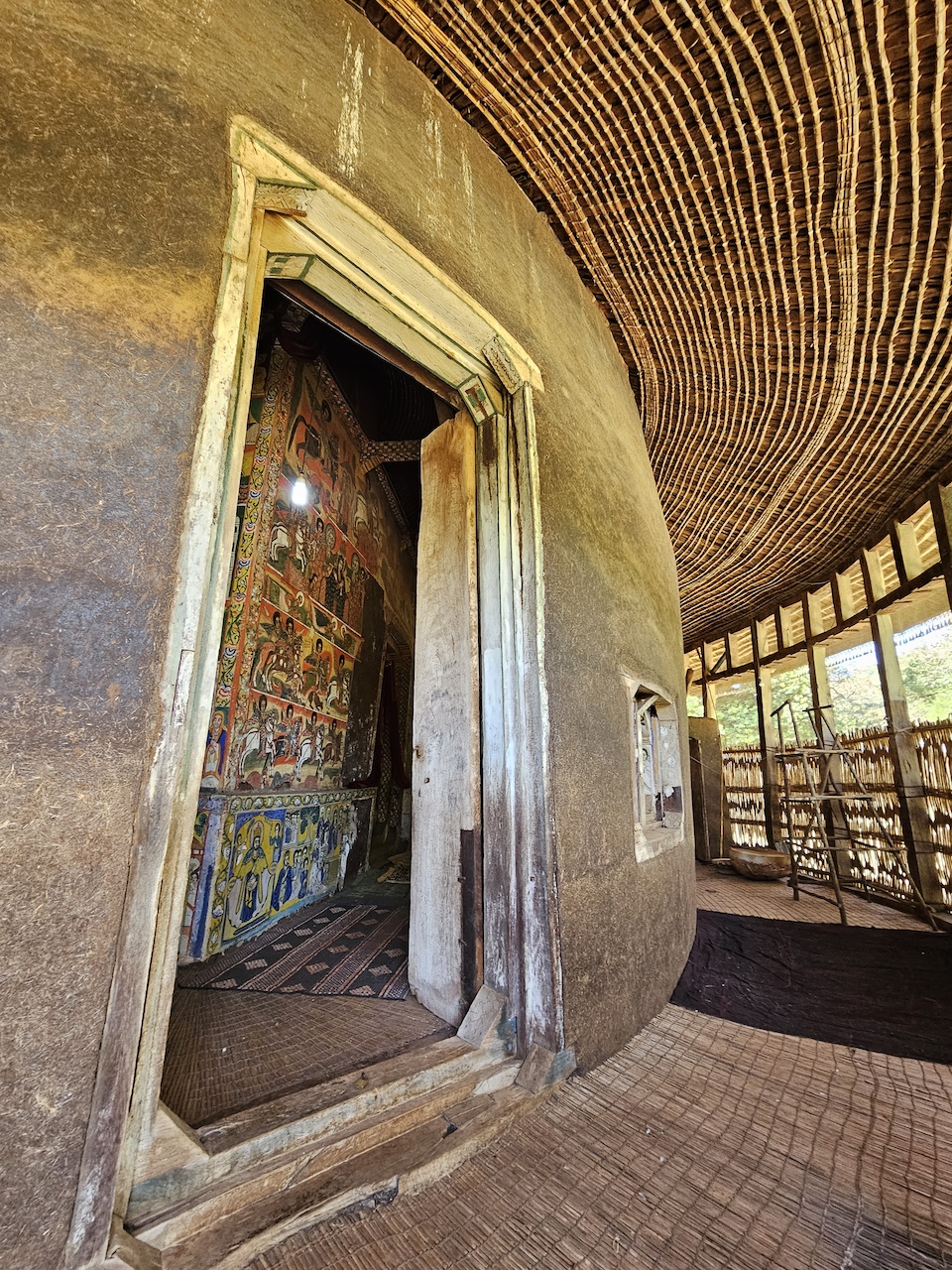 монастирі на озері Тана