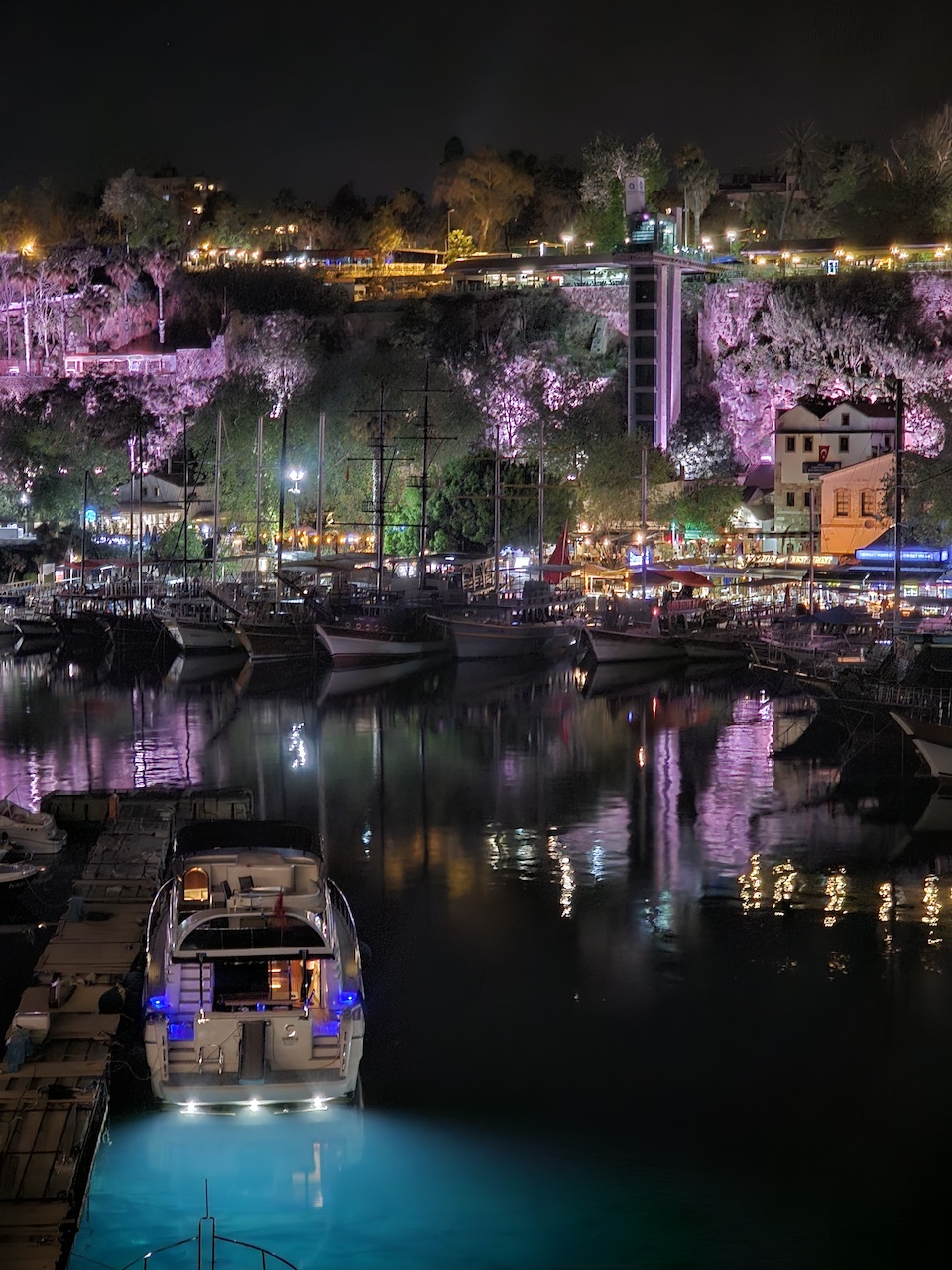 Вечерняя Анталия в Турции